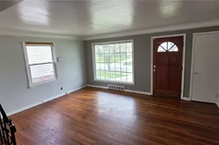 12304 Tonsing Dr, Garfield Heights, OH 44125 - Photo 4