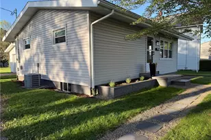1127 Schell Ave NW, New Philadelphia, OH 44663 - Photo 2