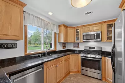 2426 Lander Road, Pepper Pike, OH 44124 - Photo 14