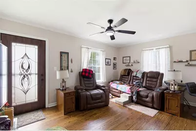 419 E 326th Street, Willowick, OH 44095 - Photo 8