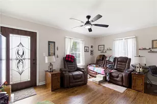 419 E 326th St, Willowick, OH 44095 - Photo 8
