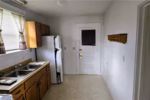 229 5th St, Elyria, OH 44035 - Photo 16