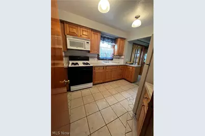 13009 Darlington Avenue, Garfield Heights, OH 44125 - Photo 2