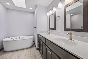 1178 Logan Woods Dr, Hubbard, OH 44425 - Photo 24