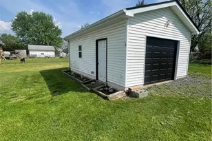 118 1st St, Follansbee, WV 26037 - Photo 16