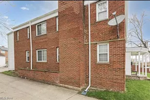 1460 S Belvoir Blvd, South Euclid, OH 44121 - Photo 2