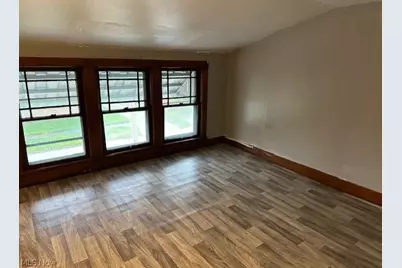 127 Oxford Street, Campbell, OH 44405 - Photo 2