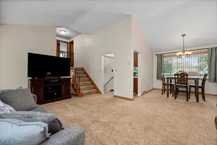 6419 Hollywood Dr, Parma, OH 44129 - Photo 6