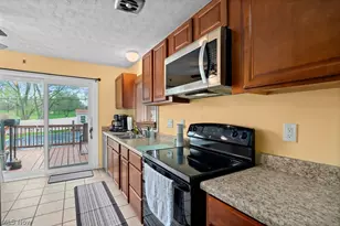 6419 Hollywood Dr, Parma, OH 44129 - Photo 12