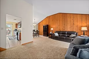 6419 Hollywood Dr, Parma, OH 44129 - Photo 4