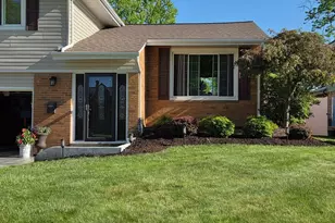 6419 Hollywood Dr, Parma, OH 44129 - Photo 2