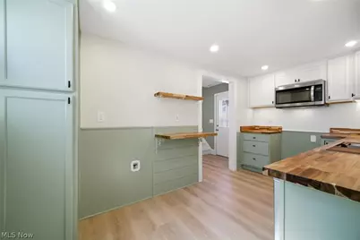 241 King Street, Fairport Harbor, OH 44077 - Photo 12
