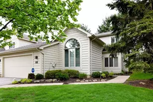 22 Waterford Ln, Beachwood, OH 44122 - Photo 2