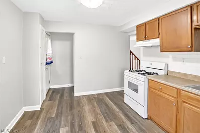 9304 Plymouth Avenue, Garfield Heights, OH 44125 - Photo 8