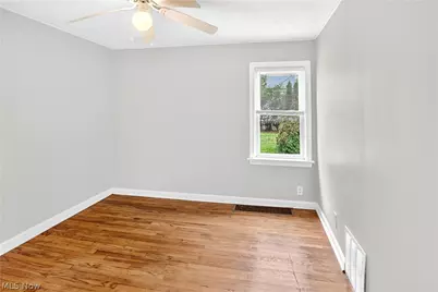 9304 Plymouth Avenue, Garfield Heights, OH 44125 - Photo 10