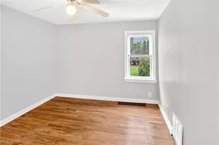 9304 Plymouth Ave, Garfield Heights, OH 44125 - Photo 10