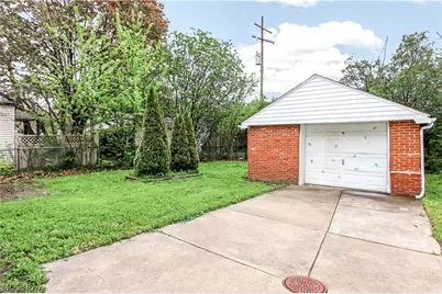 9304 Plymouth Avenue, Garfield Heights, OH 44125 - Photo 32