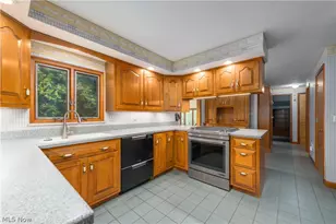 22870 Laramie Dr, Rocky River, OH 44116 - Photo 12