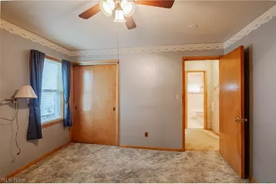 9609 Alexander Road, Garfield Heights, OH 44125 - Photo 12