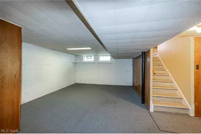 9609 Alexander Road, Garfield Heights, OH 44125 - Photo 20