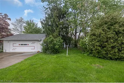 9609 Alexander Road, Garfield Heights, OH 44125 - Photo 28