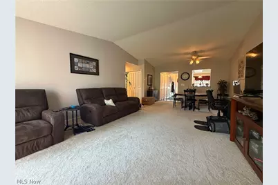 4648 Oak Point Road, Lorain, OH 44053 - Photo 8