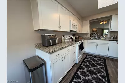 4648 Oak Point Road, Lorain, OH 44053 - Photo 4