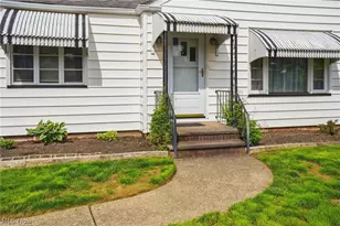 2953 Gibbs Ave NE, Canton, OH 44714 - Photo 2