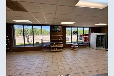 34900 Lake Shore Boulevard, Eastlake, OH 44095 - Photo 6