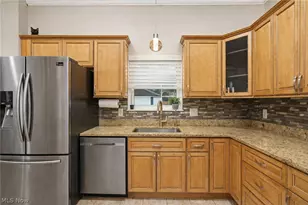 1178 Golden Gate Blvd, Mayfield Heights, OH 44124 - Photo 8