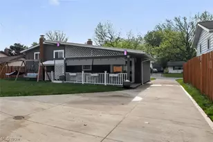 1178 Golden Gate Blvd, Mayfield Heights, OH 44124 - Photo 32