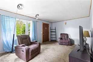 54321 Colerain Pike, Martins Ferry, OH 43935 - Photo 4