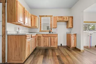 215 E Pennsylvania Ave, Sebring, OH 44672 - Photo 4