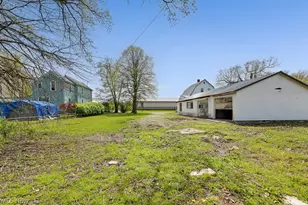 215 E Pennsylvania Ave, Sebring, OH 44672 - Photo 30