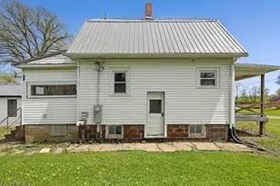 215 E Pennsylvania Ave, Sebring, OH 44672 - Photo 2