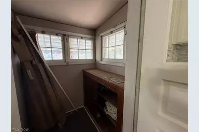 9612 Park Heights Avenue, Garfield Heights, OH 44125 - Photo 12