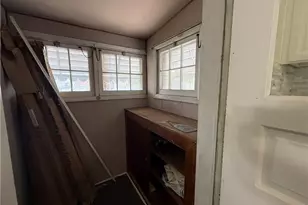 9612 Park Heights Ave, Garfield Heights, OH 44125 - Photo 12