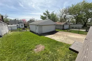 9612 Park Heights Ave, Garfield Heights, OH 44125 - Photo 34