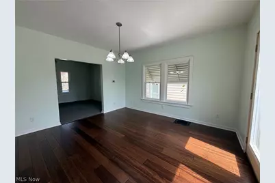 9612 Park Heights Avenue, Garfield Heights, OH 44125 - Photo 6