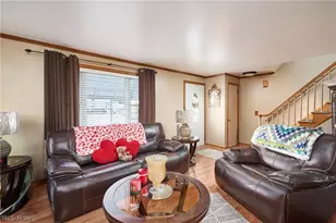 942 Bellflower Ave SW, Canton, OH 44710 - Photo 2