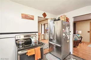 942 Bellflower Ave SW, Canton, OH 44710 - Photo 6