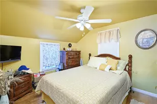 942 Bellflower Ave SW, Canton, OH 44710 - Photo 8