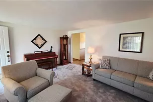 162 Orange Dr, Williamstown, WV 26187 - Photo 8