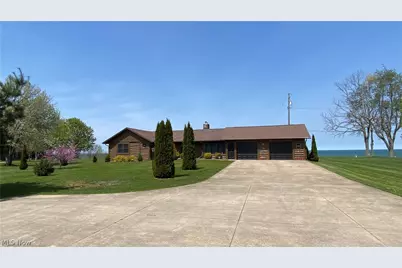 1104 Lake Road, Conneaut, OH 44030 - Photo 1