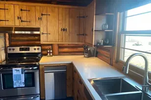 1104 Lake Rd, Conneaut, OH 44030 - Photo 4