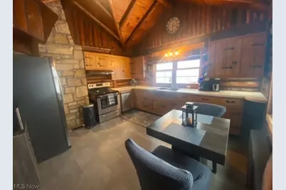 1104 Lake Road, Conneaut, OH 44030 - Photo 8
