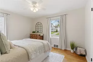 5175 Cheltenham Blvd, Lyndhurst, OH 44124 - Photo 12