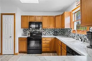 2495 Winesap Dr, Grandview Heights, OH 44147 - Photo 8