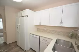 154 E Brookside Ave, Akron, OH 44301 - Photo 18