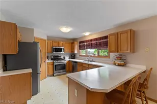668 Oakcrest Dr, Wadsworth, OH 44281 - Photo 10